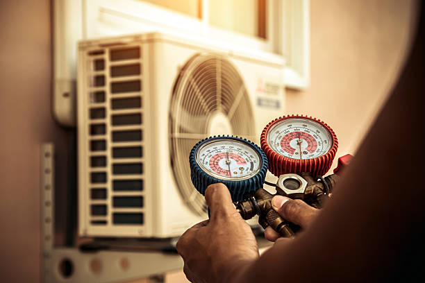 Professional Ac Installation technician working in Oak City, NC